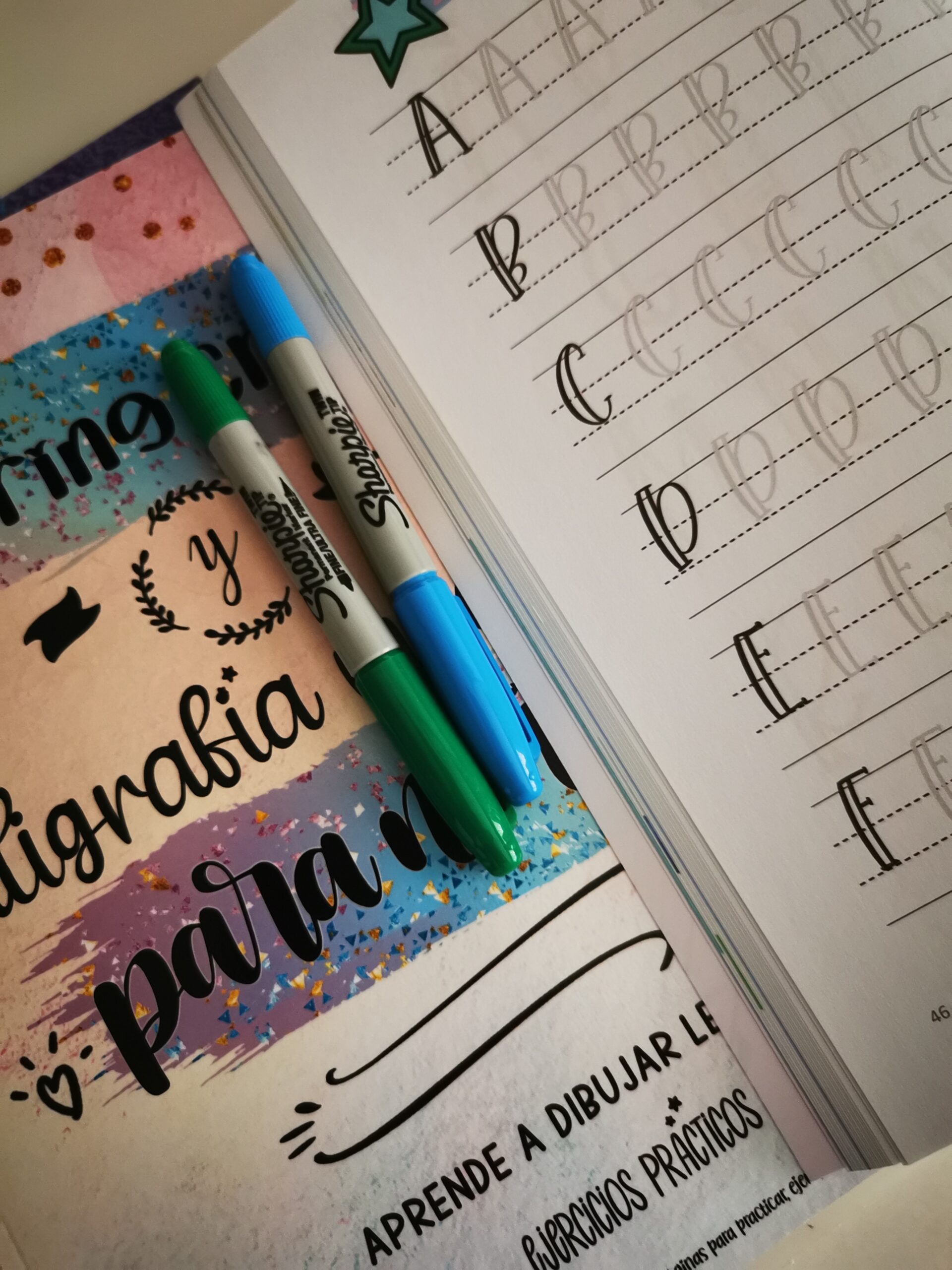 Bloc para practicar caligrafía para principiantes: Libreta de